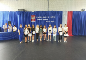 Nagodzeni uczniowie klasy 2AG z wychowawcą p.I.Szymańską i p.A.Dziedzic